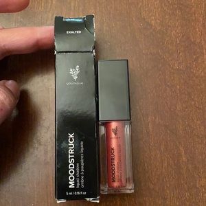 Younique liquid eye shadow in Exalted